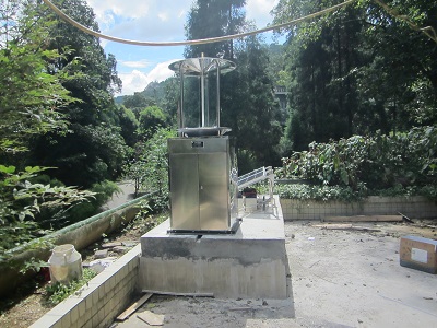 自動蟲情測報燈